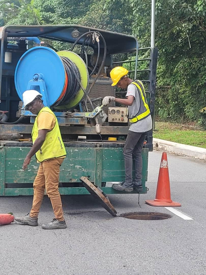 Sewerage-Pipeline-Blockage-Clearing